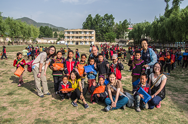 爱慕凉山公益行，2380个凉山孩子喜获六一礼包