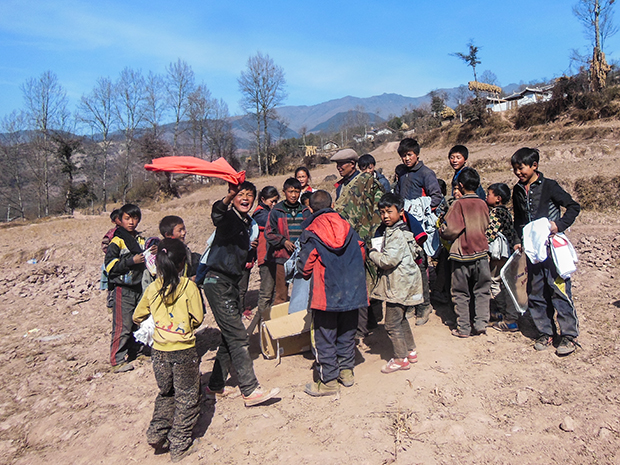 “爱暖凉山”再行动！爱慕人祝凉山孩子新年好！