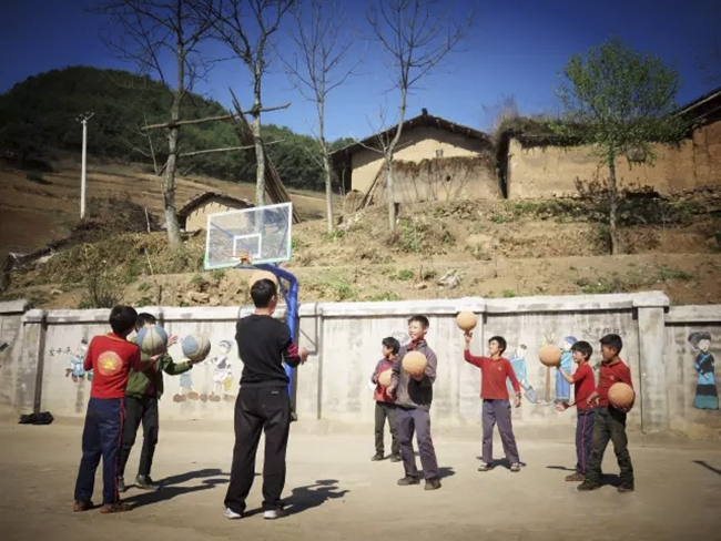 凉山老师呕心沥血教书育人