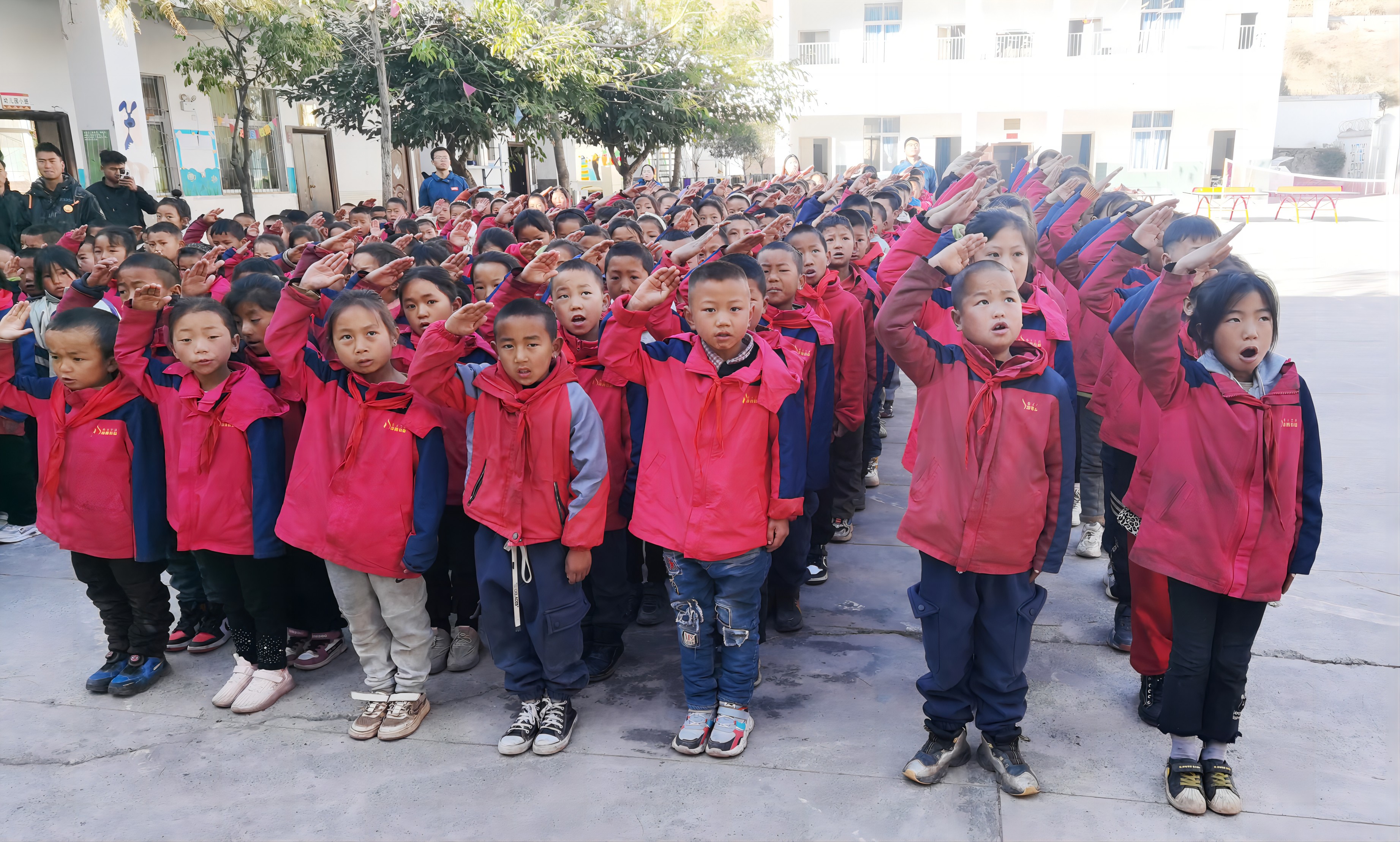 凉山爱慕小学2024年春季学期云端课堂开课啦